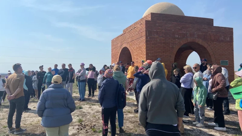 На Аркаиме прошла самая длинная в области автомобильная экскурсия